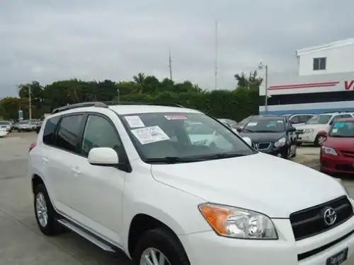 Toyota RAV4  2010