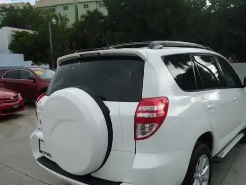 Toyota RAV4  2010