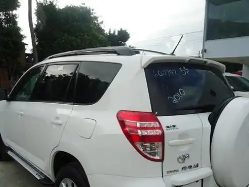 Toyota RAV4  2010