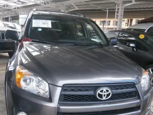 Toyota RAV4  2010