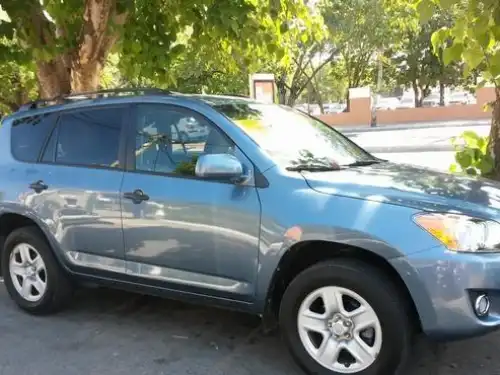 Toyota RAV4  2010