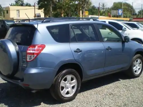 Toyota RAV4  2010