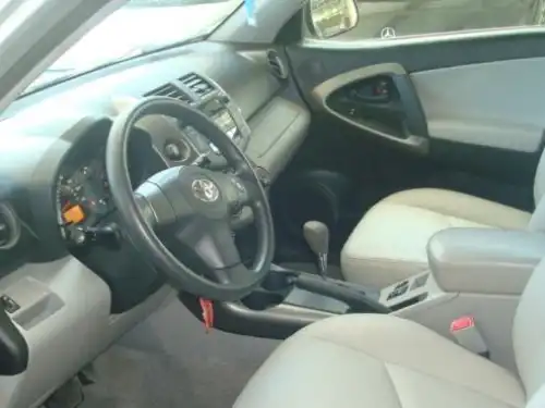 Toyota RAV4  2010