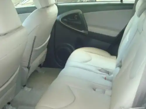 Toyota RAV4  2010