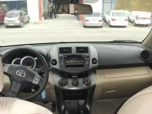 Toyota RAV4  2010