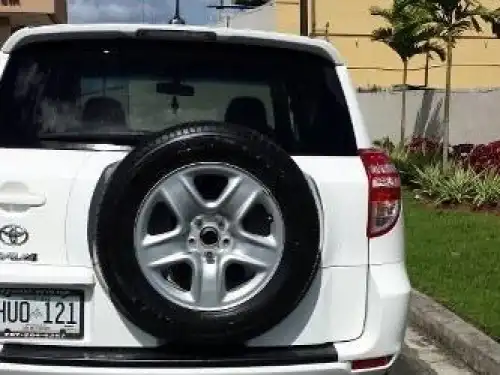Toyota RAV4  2011