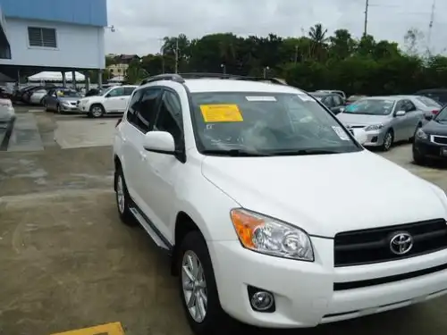 Toyota RAV4  2011