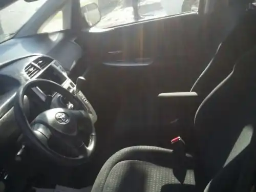 Toyota Ractis  2009