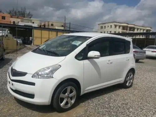 Toyota Ractis 2009