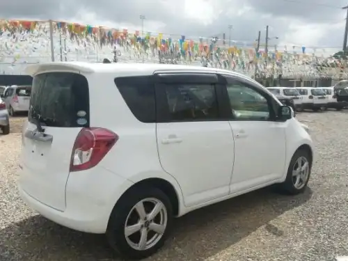 Toyota Ractis 2009