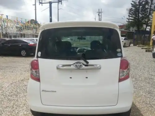 Toyota Ractis 2009