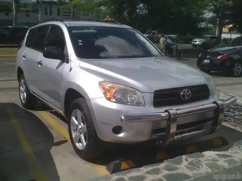 Toyota Rav4 08Tres Filas De Asientos Inicial Rd$200,000 Cuotas Rd$16