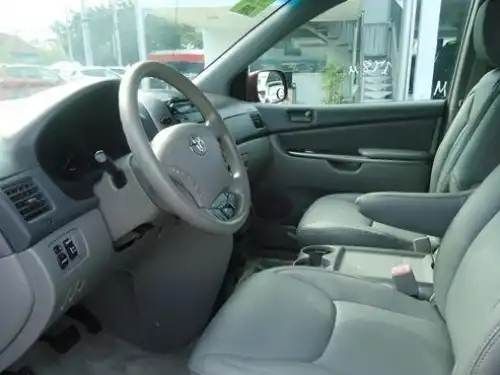 Toyota Sienna  2009