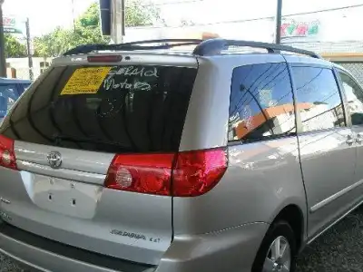 Toyota Sienna  2010