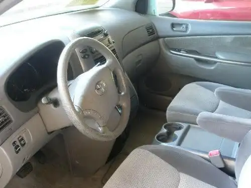 Toyota Sienna  2010