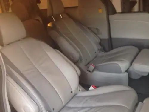 Toyota Sienna  2011