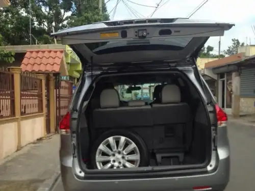 Toyota Sienna  2011