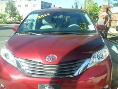 Toyota Sienna  2011