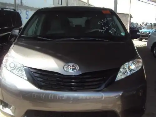 Toyota Sienna  2011