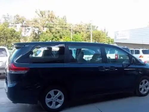 Toyota Sienna  2011