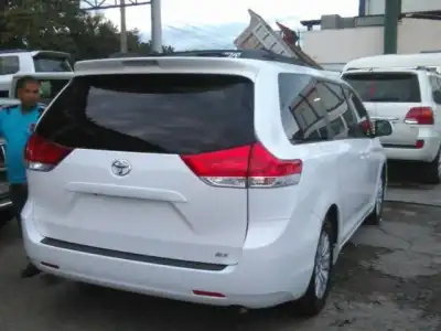 Toyota Sienna  2012