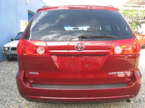 Toyota Sienna 2005 Full