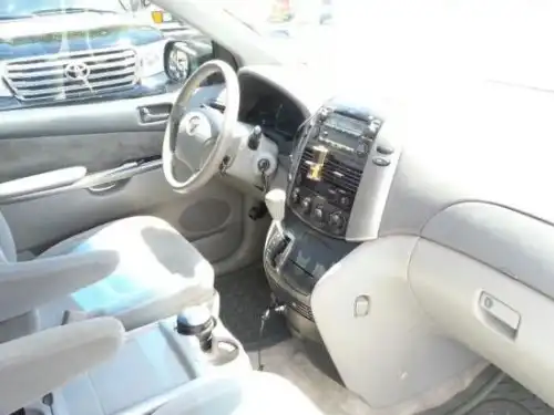Toyota Sienna 2007 LE 