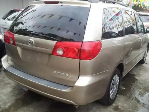 Toyota Sienna 2008 LE Dorada 
