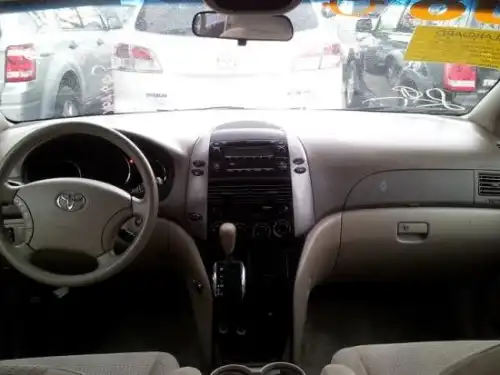 Toyota Sienna 2008 LE Dorada 