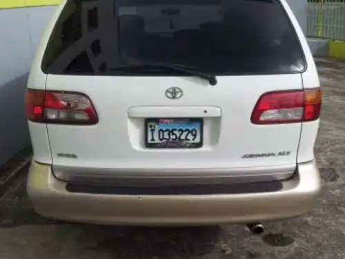 Toyota Sienna 98