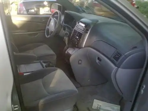 Toyota Sienna CE 2009