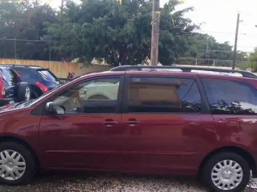 Toyota Sienna CE 2010