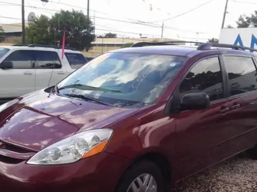 Toyota Sienna CE 2010
