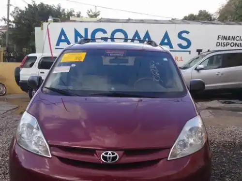 Toyota Sienna CE 2010