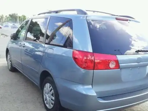 Toyota Sienna CE 2010