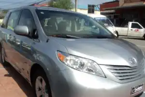 Toyota Sienna CE 2011