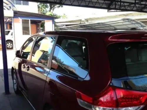 Toyota Sienna CE 2012