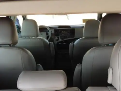 Toyota Sienna CE 2012