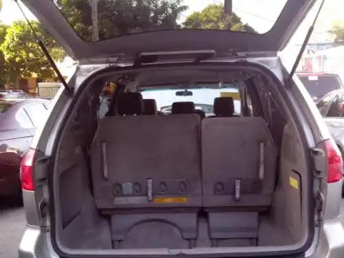 Toyota Sienna LE 2008