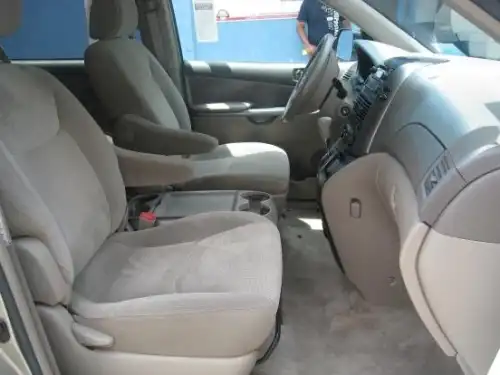 Toyota Sienna LE 2008
