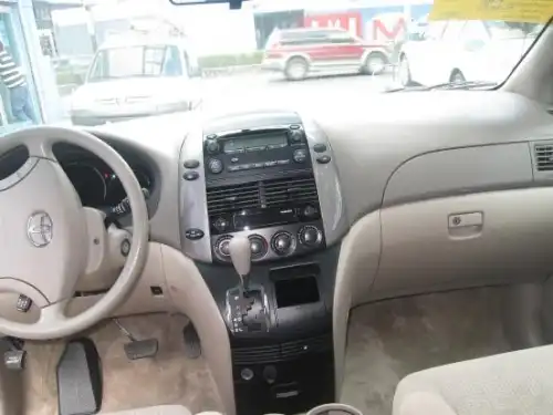 Toyota Sienna LE 2008