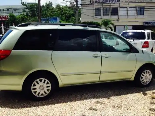 Toyota Sienna LE 2008