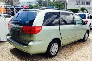 Toyota Sienna LE 2008