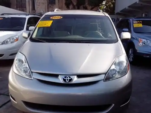 Toyota Sienna LE 2008