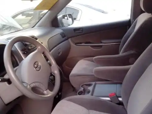 Toyota Sienna LE 2008