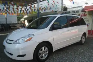 Toyota Sienna LE 2008