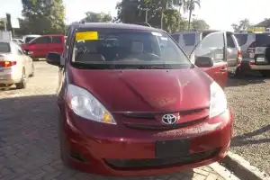 Toyota Sienna LE 2008