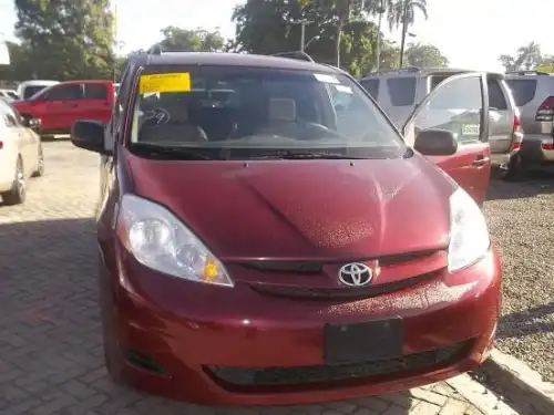 Toyota Sienna LE 2008