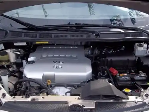 Toyota Sienna LE 2009