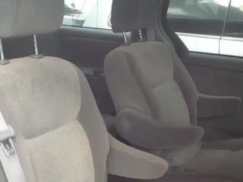 Toyota Sienna LE 2009
